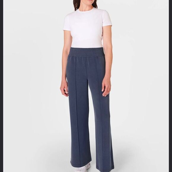NWT Sweaty Betty sandwash cloud track pants - Picture 5 of 6